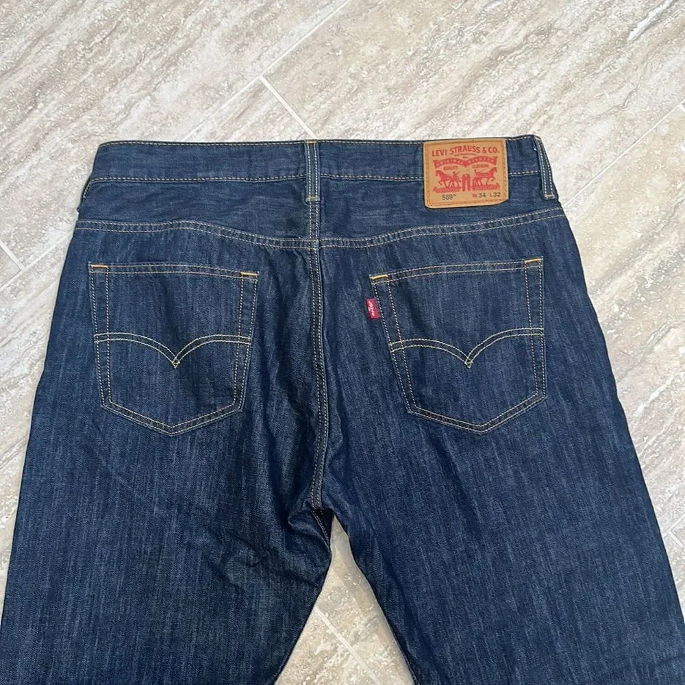 NWOT Levi’s 569’s dark denim 34 x 32